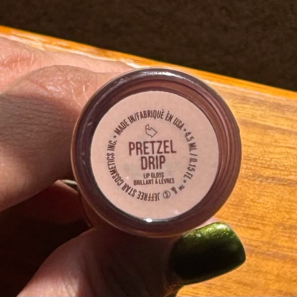 Jeffree Star "Pretzel Drip" lip gloss - Picture 4 of 10